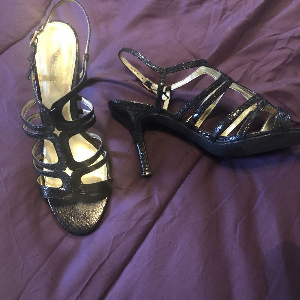 Sandals - Picture 3 of 5